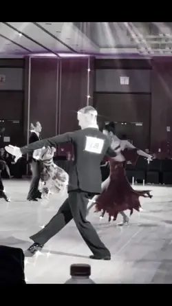 βRed dress