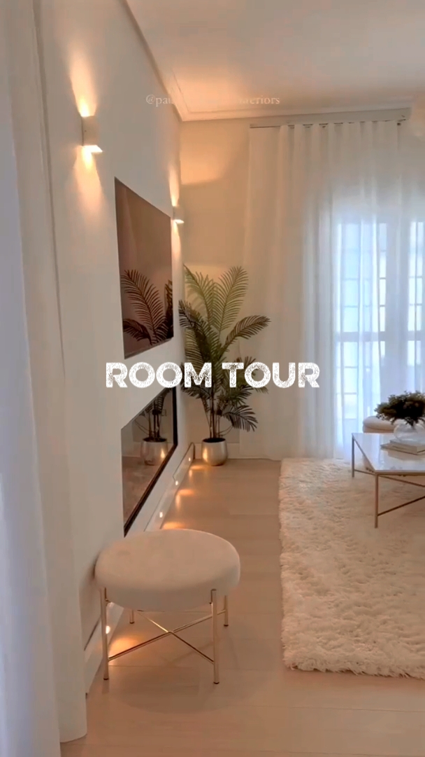 ROOM TOUR
