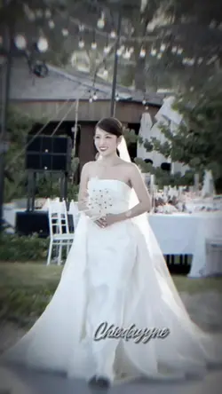 mặc váy cưới slow