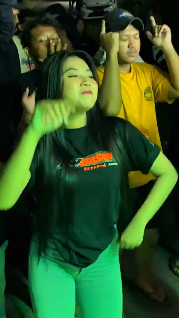 Ladki teman anjani