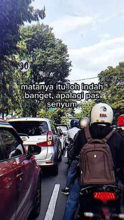 apalagi pas senyum