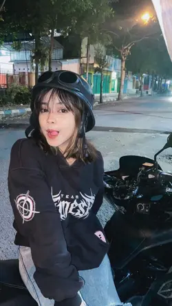 dia lebih cakep dari