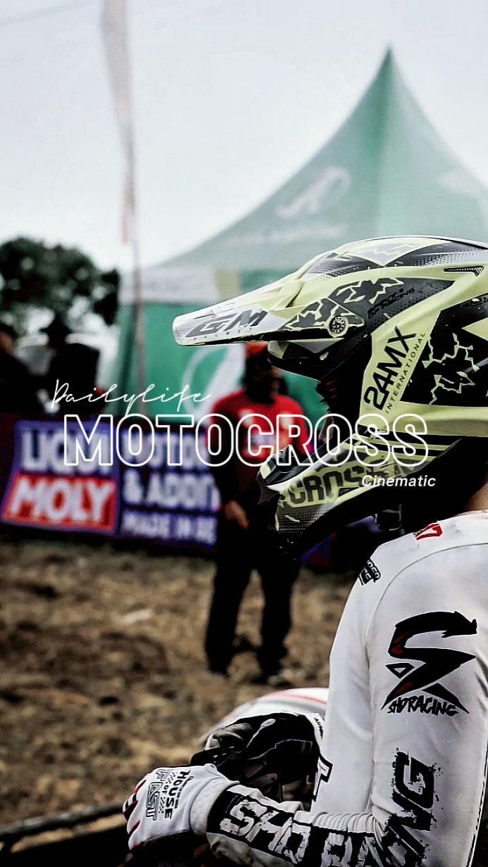 Tägliches Motocross