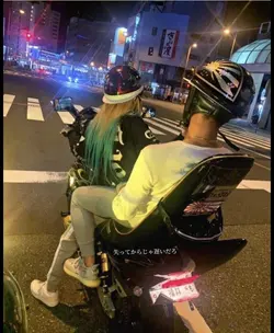 4枚写真歌詞テンプレート