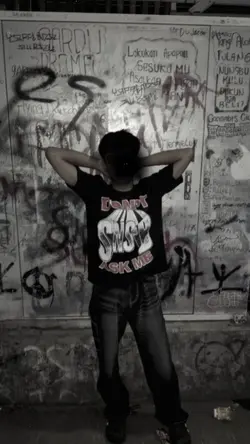 blur hitam kaciw
