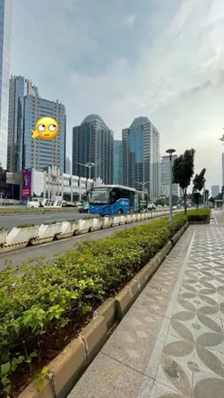 TREND EMOJI DIGEDUNG