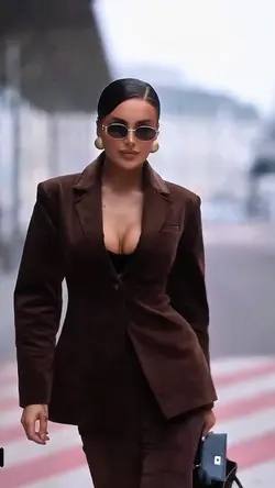 Model🤎