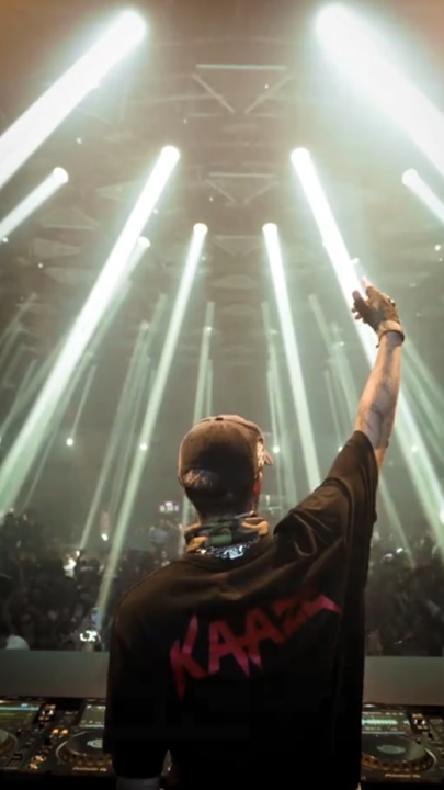 DJ