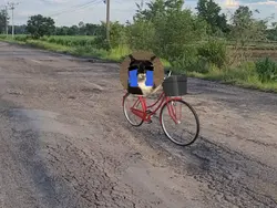 เขามีรถมอเตอร์ไซค์