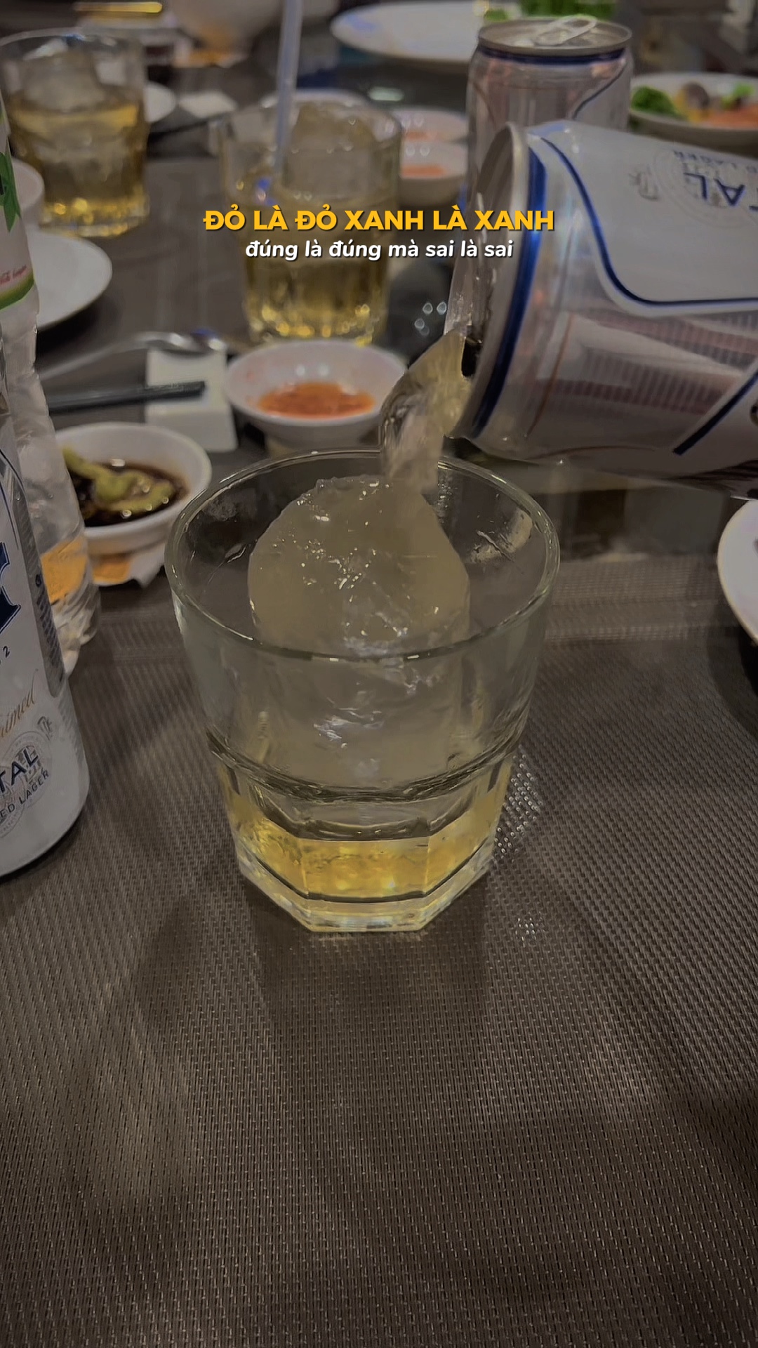 Đỏ là đỏ xanh là 