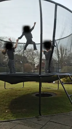 Trampolin slowmo