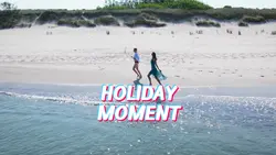 HOLIDAY MOMENT
