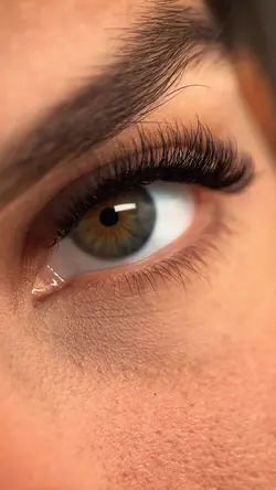 LASH DESIGNER