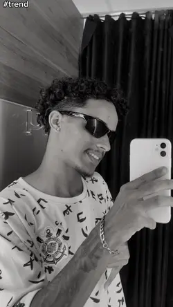 nas redes sociais…