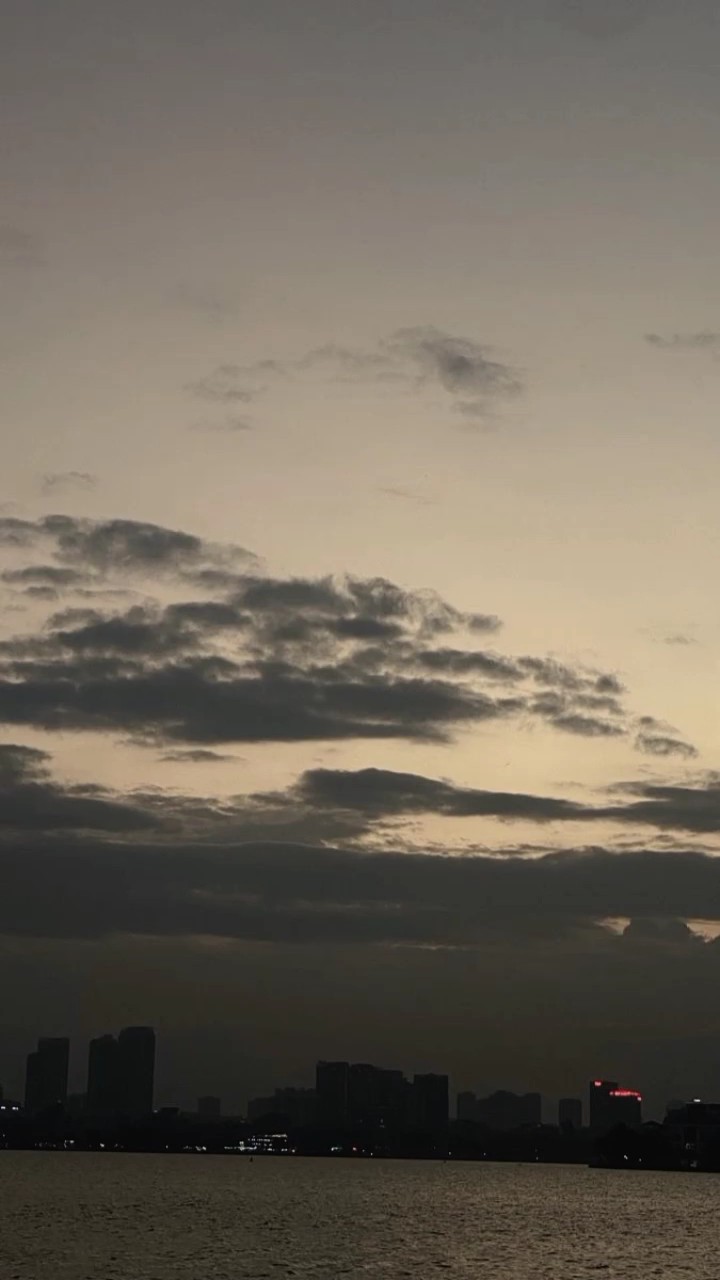 เขามีดีแต่ฉันไม่มี