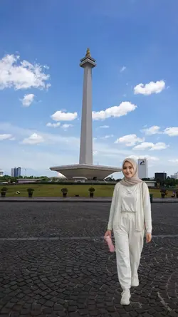 Monas