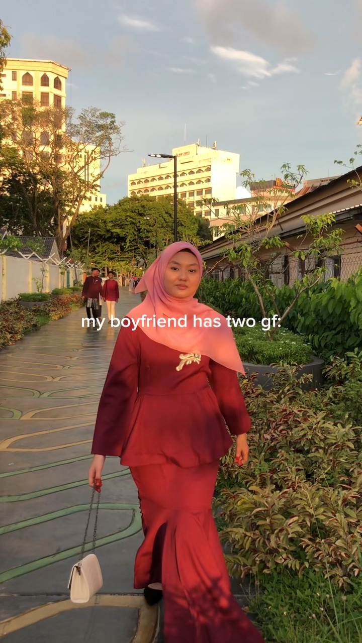 Boyfriend has two gf