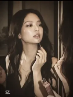 KIM JENNIE 