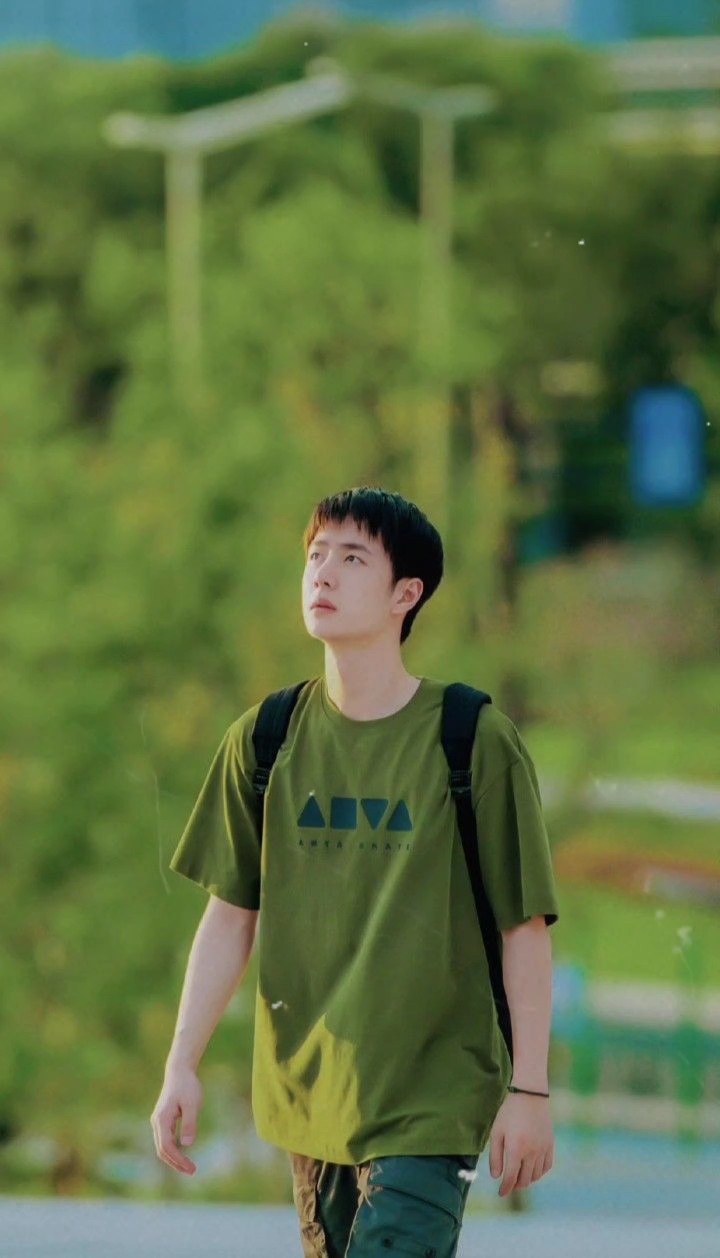 အစိမ်းလုံးလေးနားပဲ