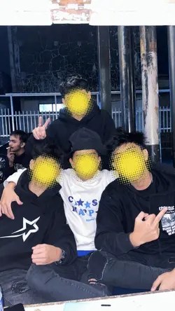 4 Stiker Kece