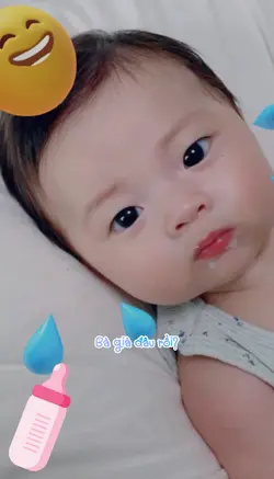 Bé thèm sữa