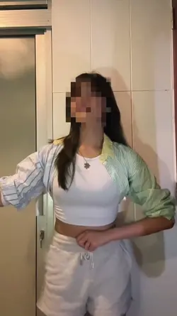 slowmo blur face