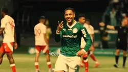 Vitor roque 