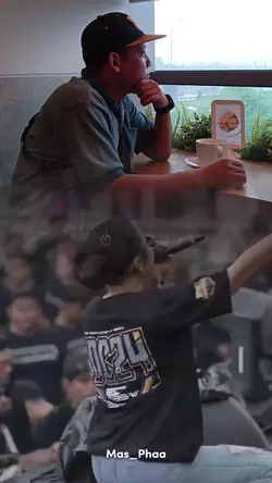 MENANGIS DARAH