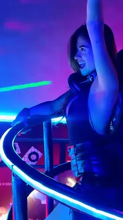 Techno Dances Moment