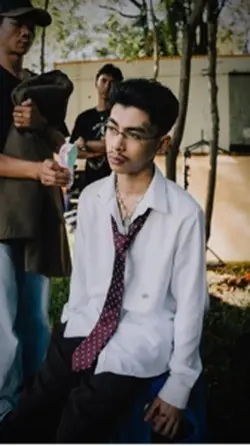 ខ្ញុំ​សូម​នមស្ការលេីកហត្ថា​