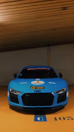 AUDI R8