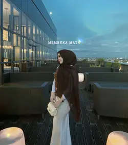 WANITA TERINDAH