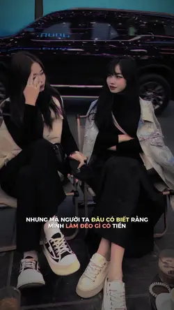 CHỊ EM CHƠI VỚI NHAU