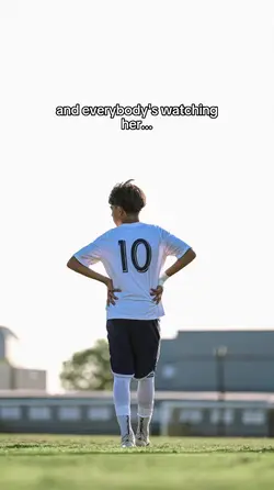 evrybdy watching her