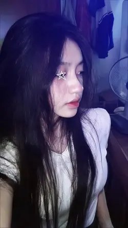 Dia lebih cantik