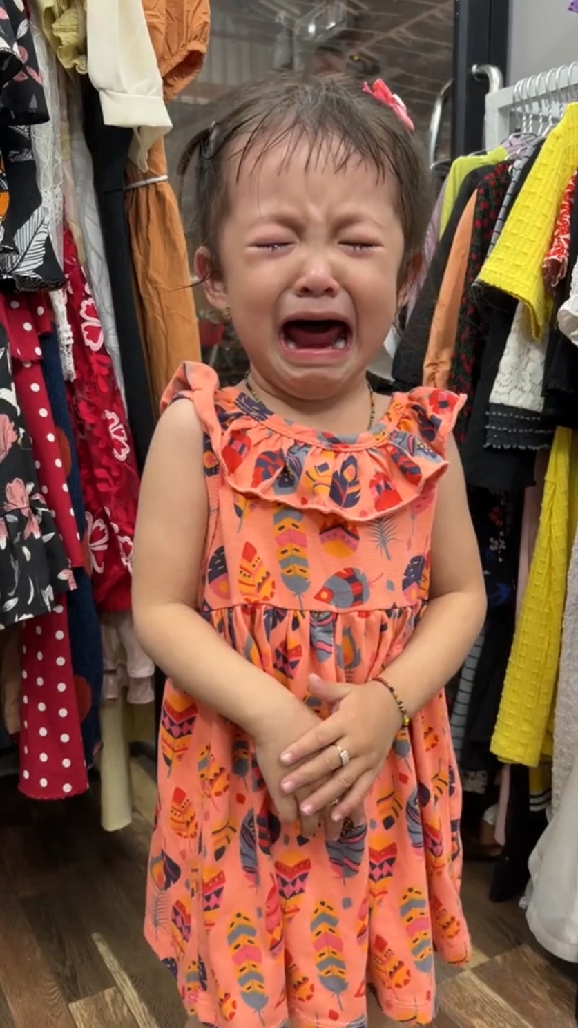 Anak cewe nangis
