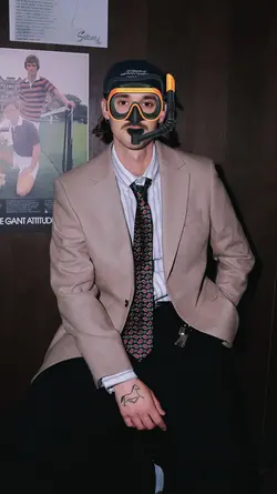 emoji diving mask