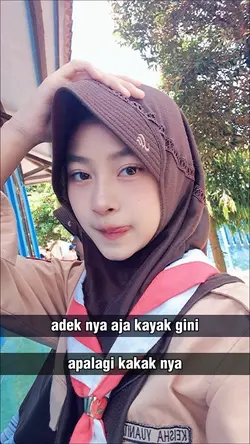 ADEK NYA AJA KAYAK
