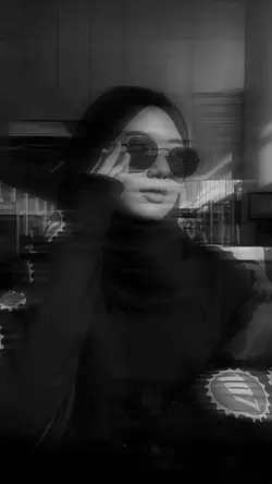 blur hitam putih