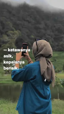 ketawanya asik 