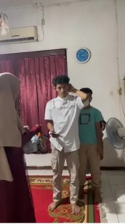 Bagi-bagi THR viral