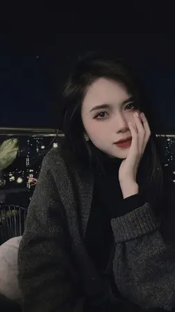 Phía xa vời có anh