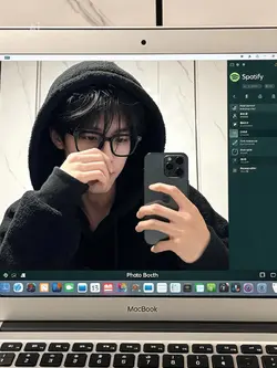 Macbook Photo