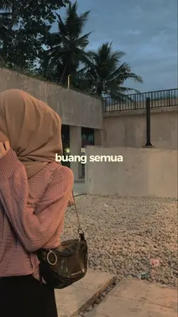 Buang Semua Puisi 