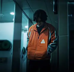 BRUH HES SO FINE 😭