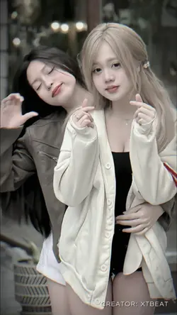 Đưa bàn tay anh nắm