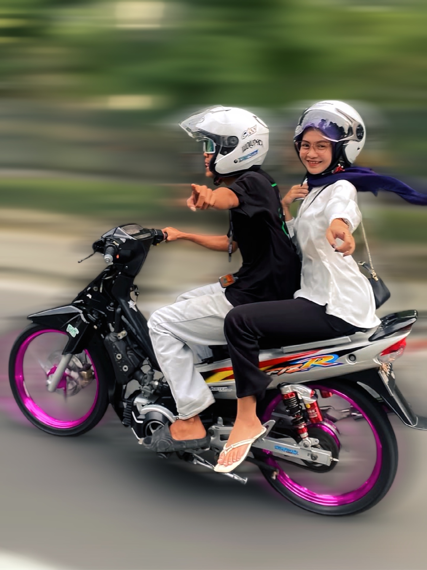 EFEK BLUR BELAKANG
