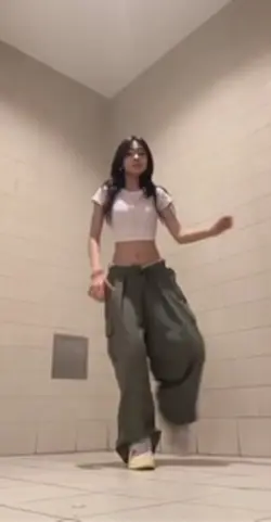 LOOKS LIKE A ROBLOX