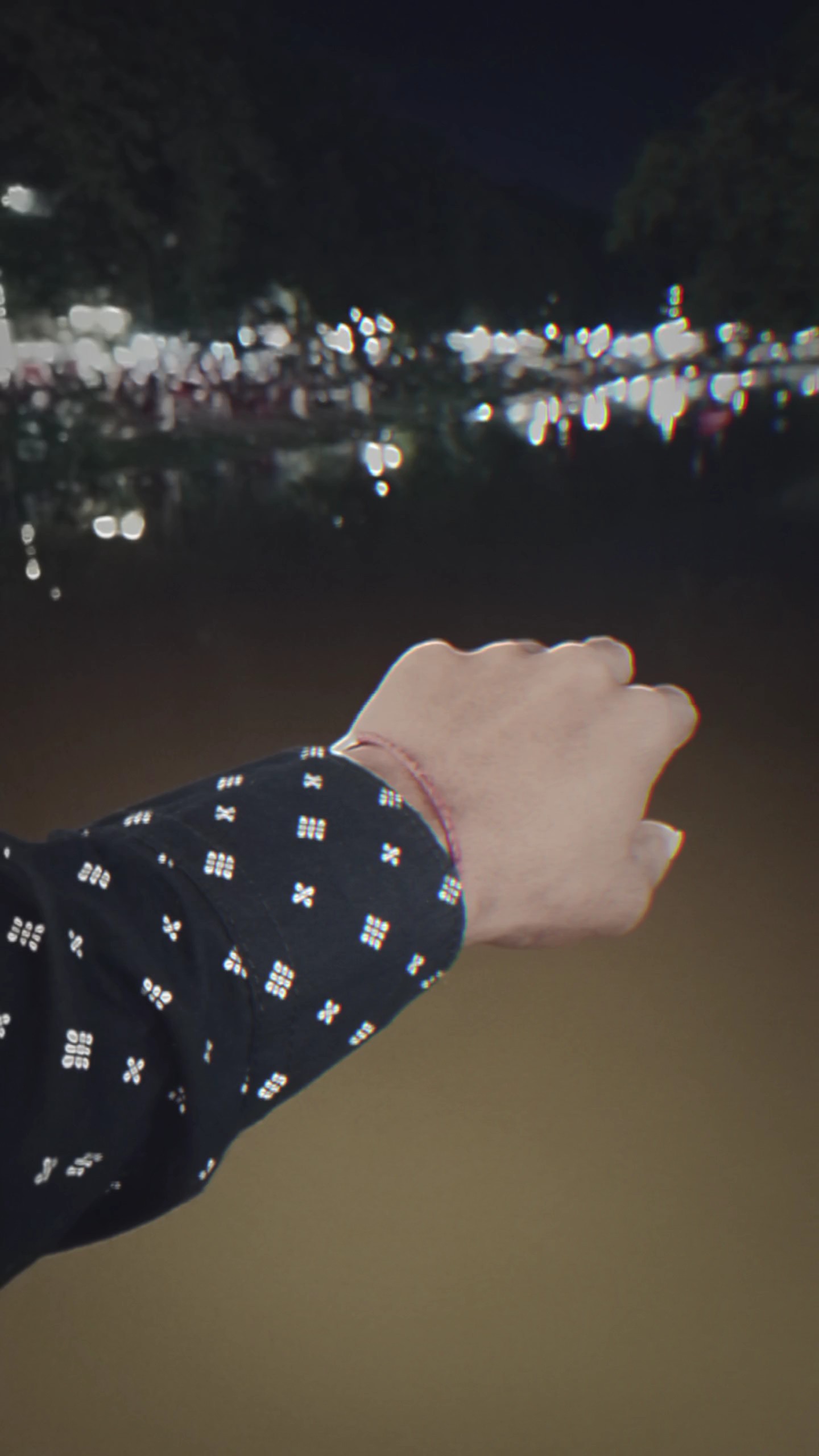 ខ្ចីបណ្ដើរសិនបានអត់