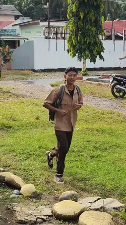 SLOWMO LARI RENANG